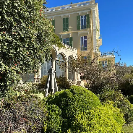 Les Araucaria Villa