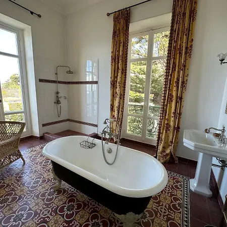 Les Araucaria Villa *